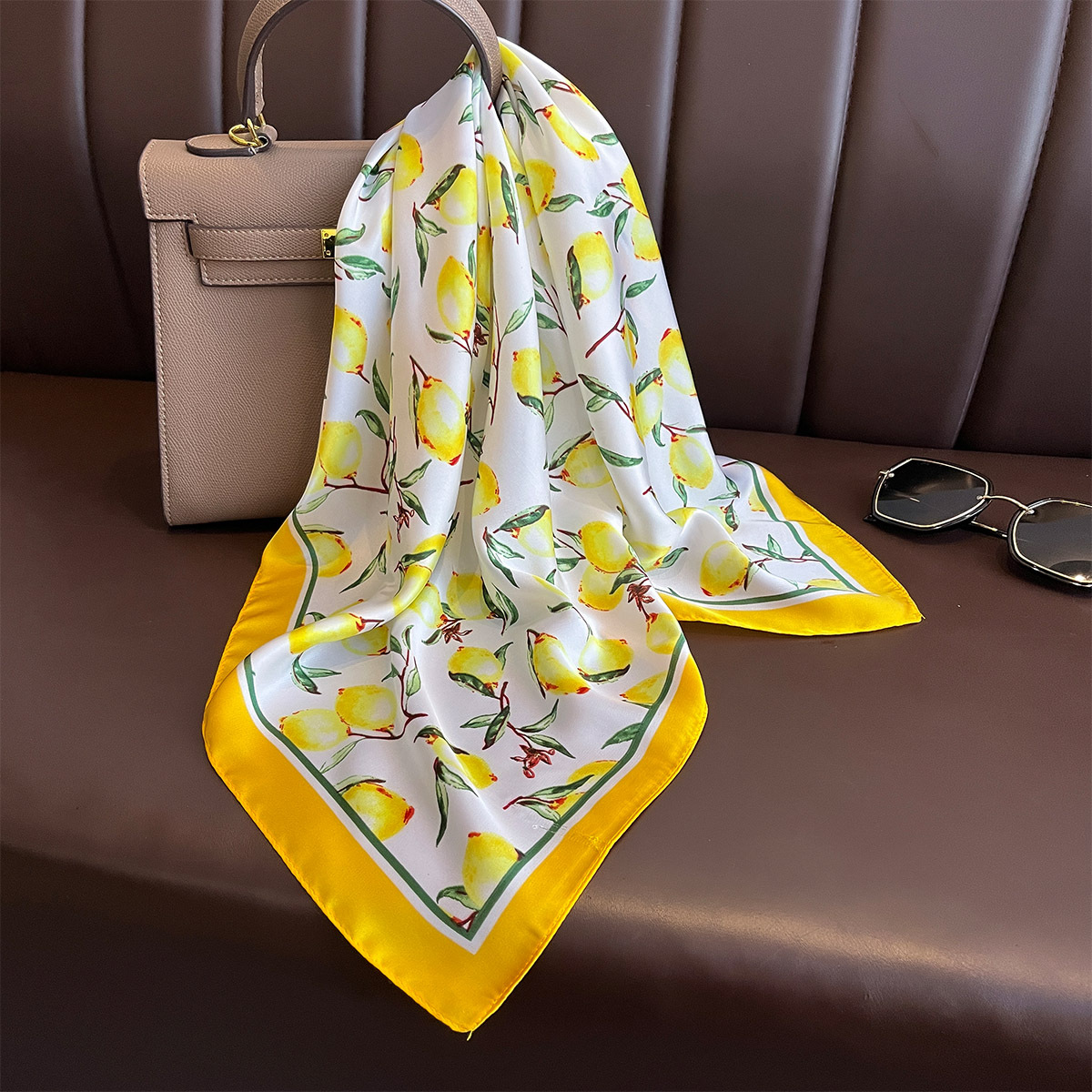 Новинка 2025 года, квадратный  – обзор и цена Silk Scarf Square