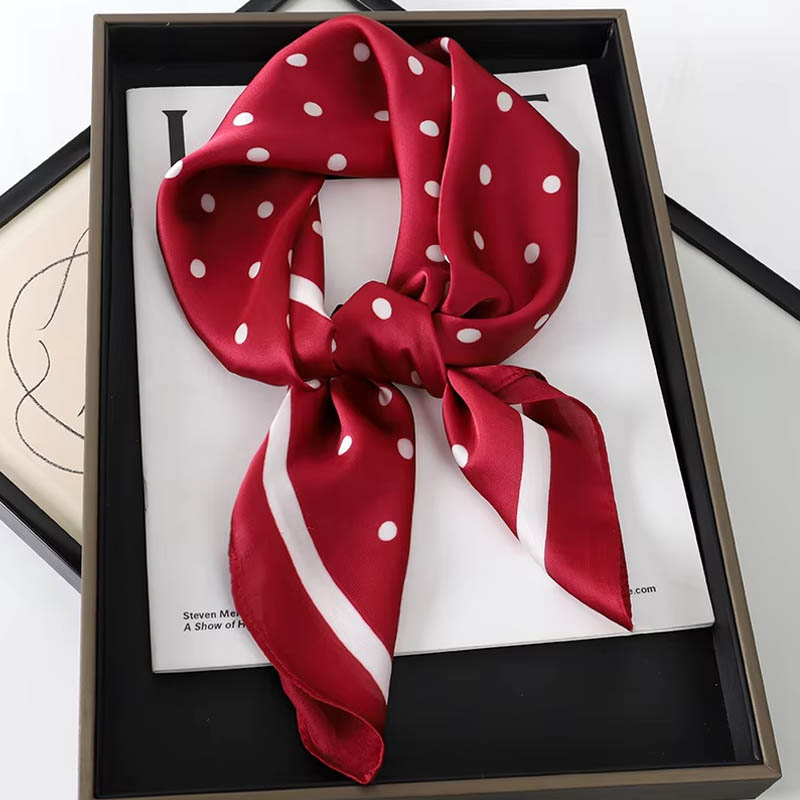 Роскошный женский шарф в горош – обзор и цена Silk Scarf Square